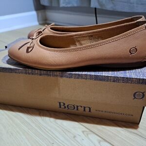 Born Women's Light Brown Leather Flats